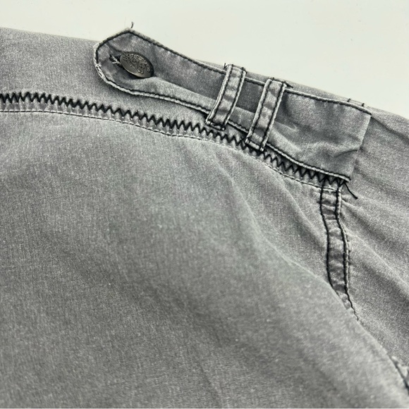 Hard Rock Cafe‎ Shirt Size Large Gray Embroidered Vegas Rock Utility Button Down - Picture 11 of 16